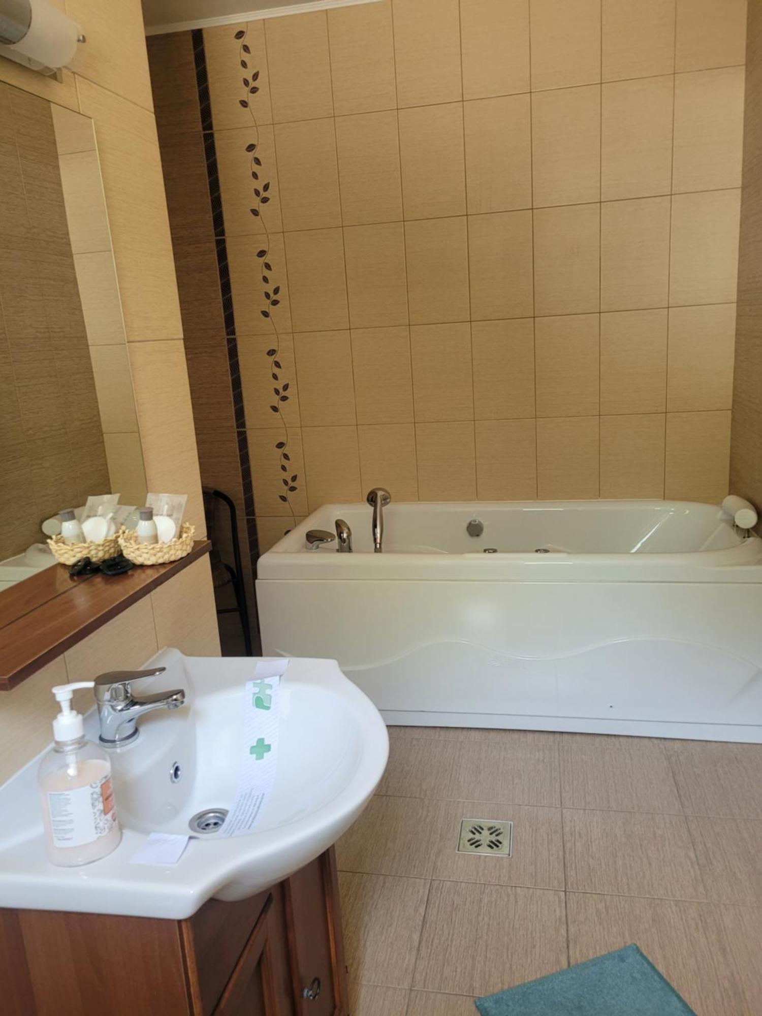 The White House Sohodol Hotel Sohodol  Екстериор снимка